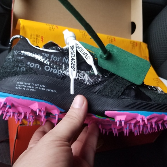 Off-White Wmns Air Zoom Terra Kiger

Sz 6.5 - Picture 2 of 3